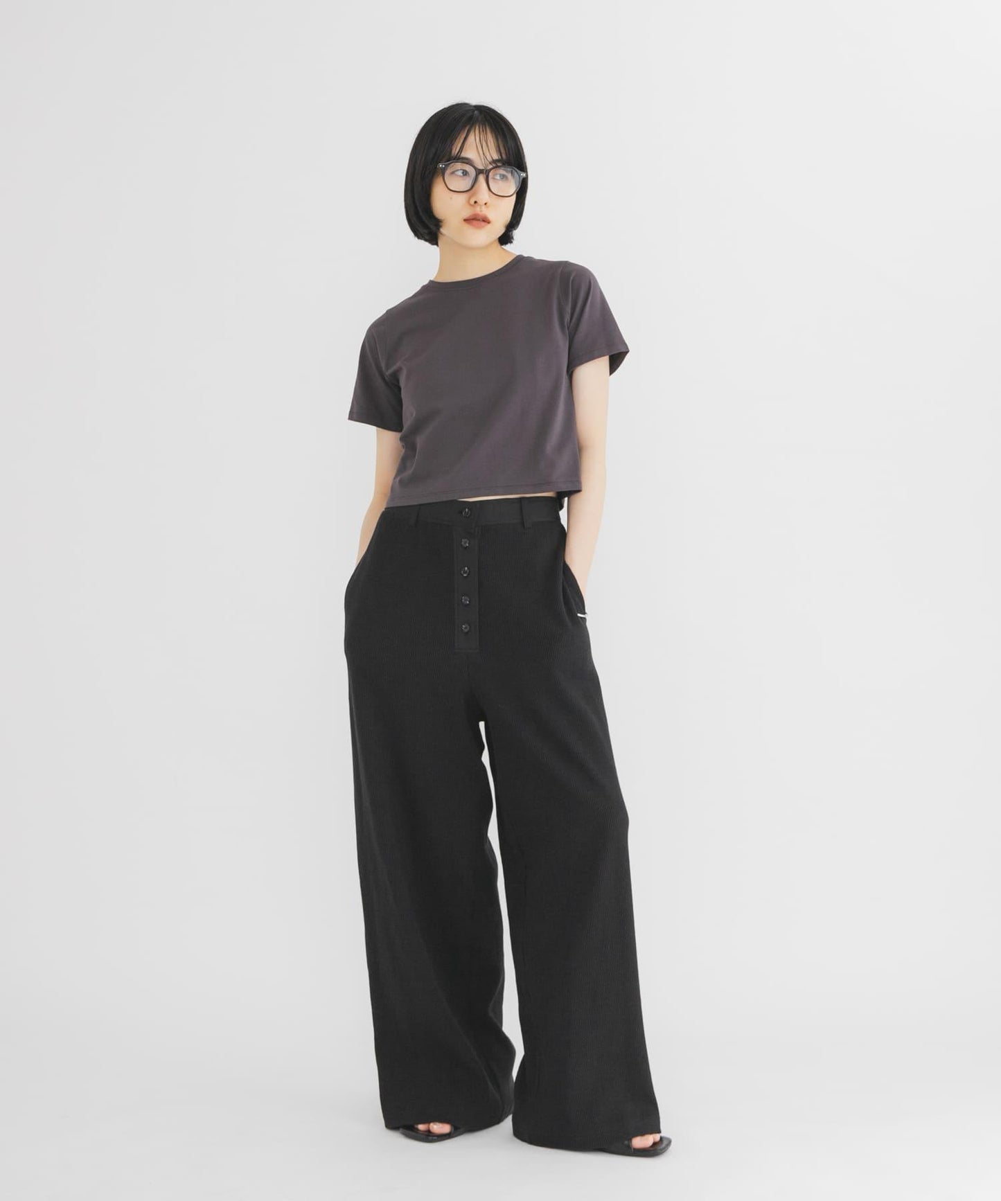 BASICクロップドTEE