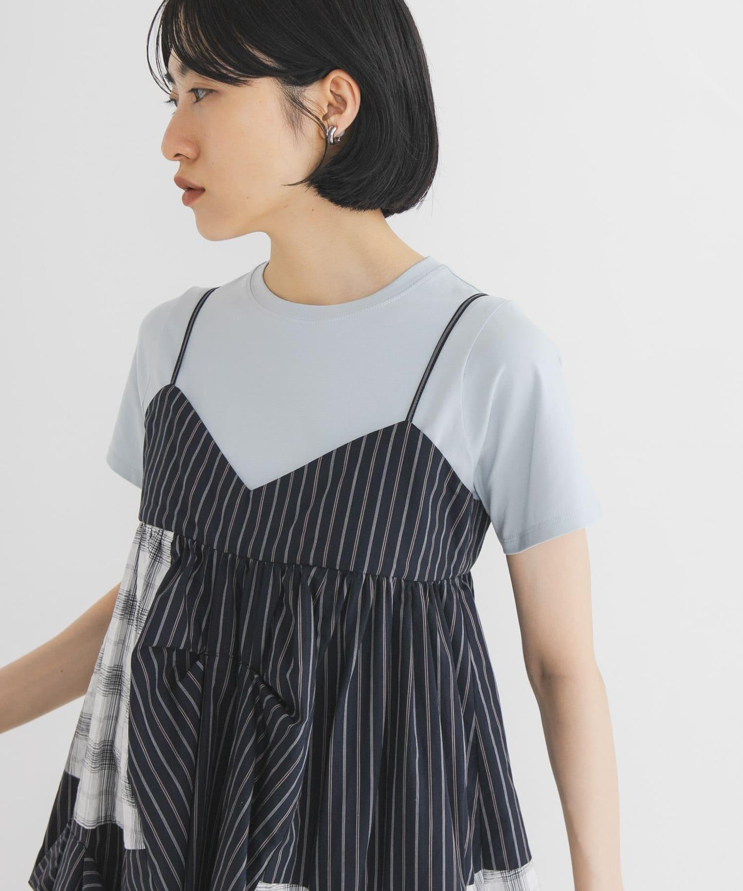 BASICクロップドTEE