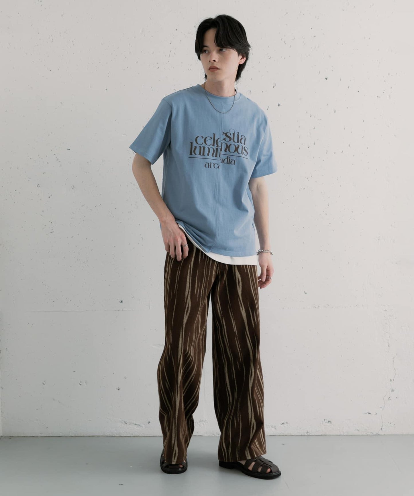 アシメグラフィックショートスリーブTシャツ