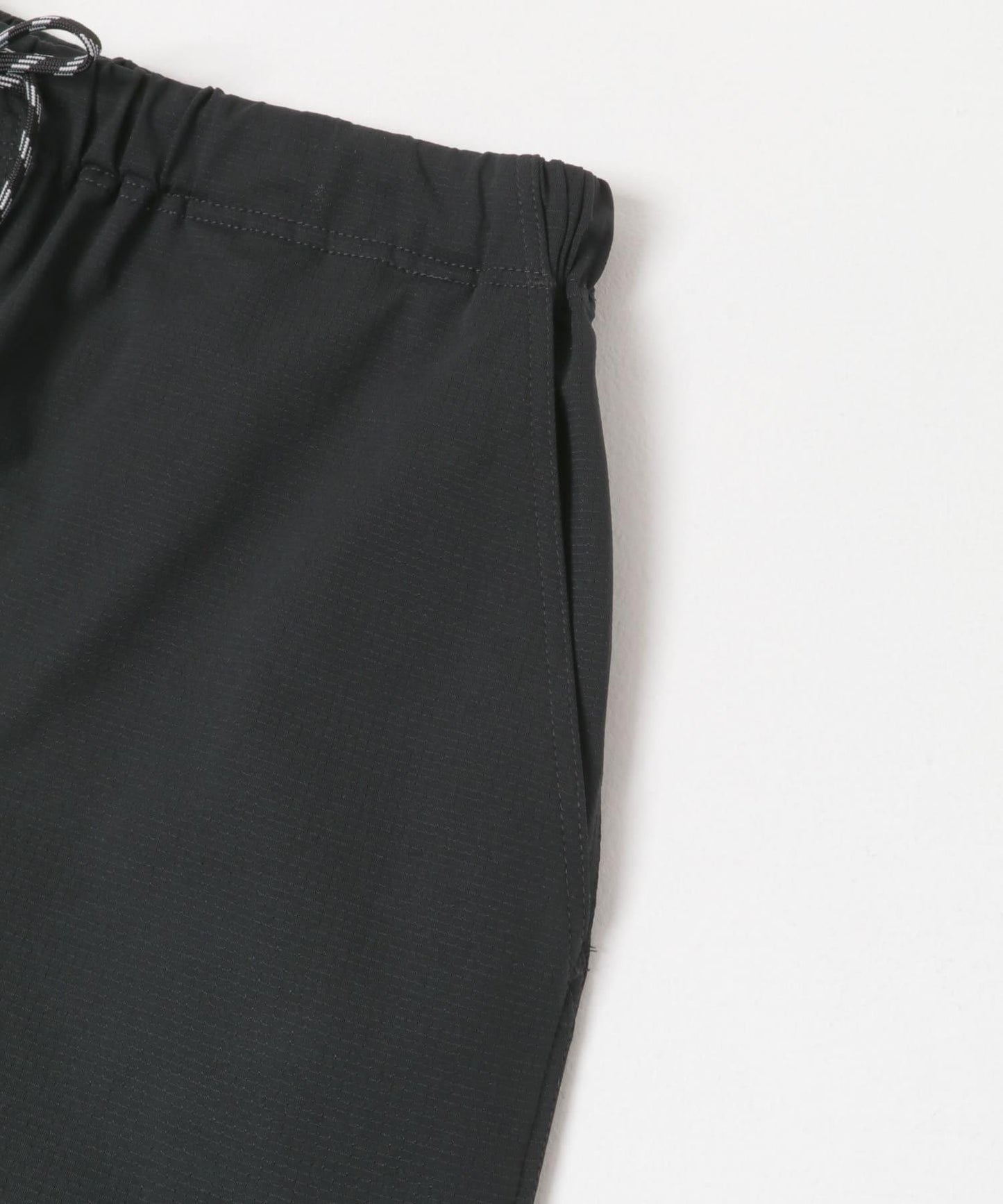波點網眼休閒短褲