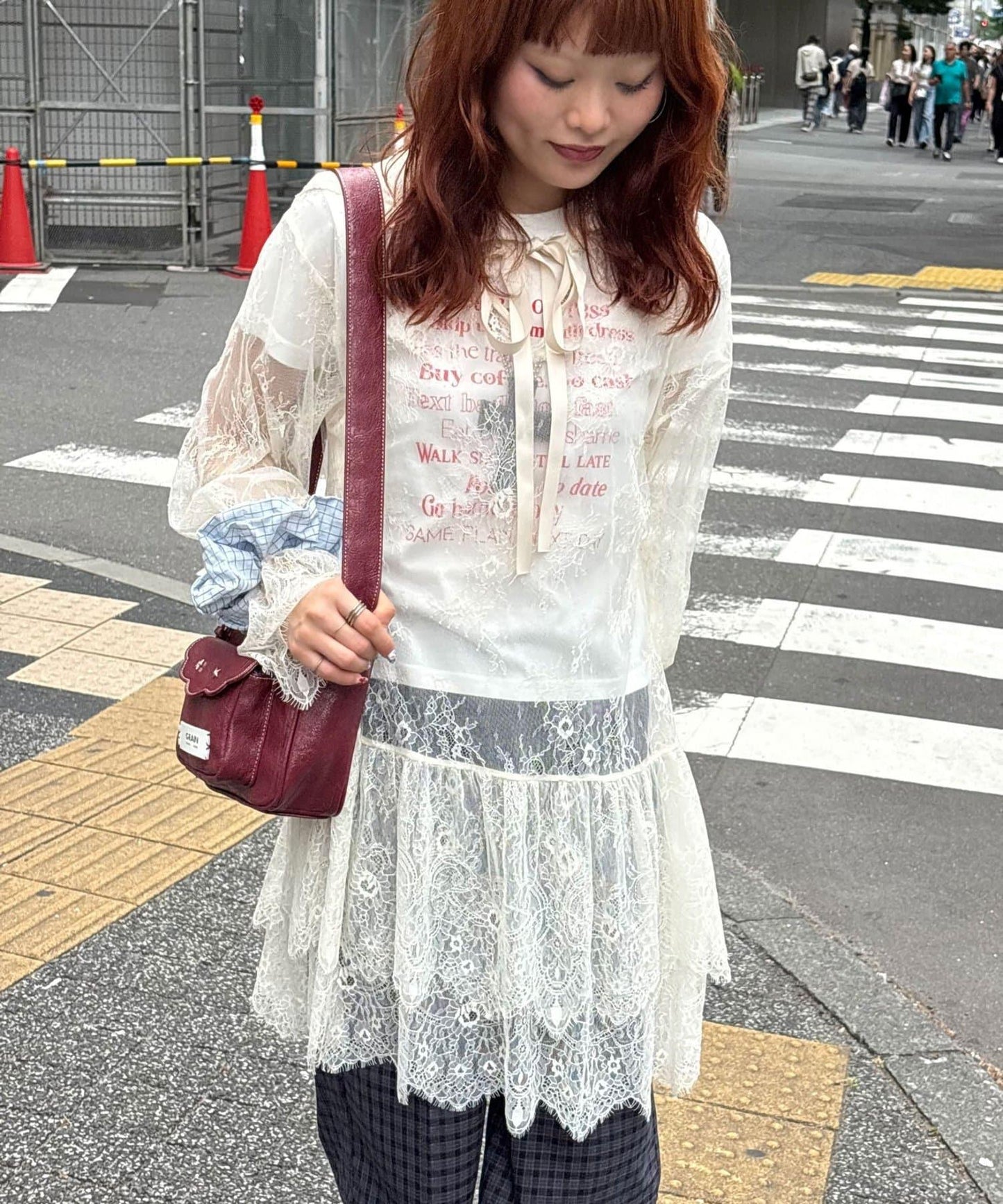蕾絲連帽罩衫