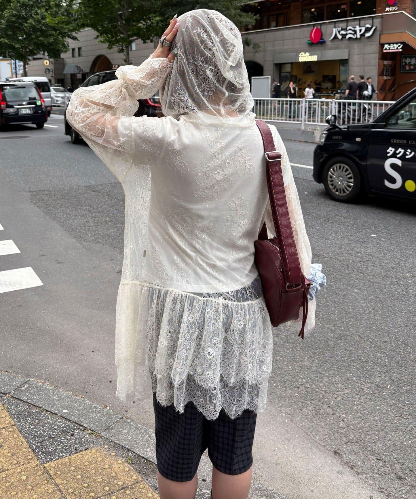 蕾絲連帽罩衫