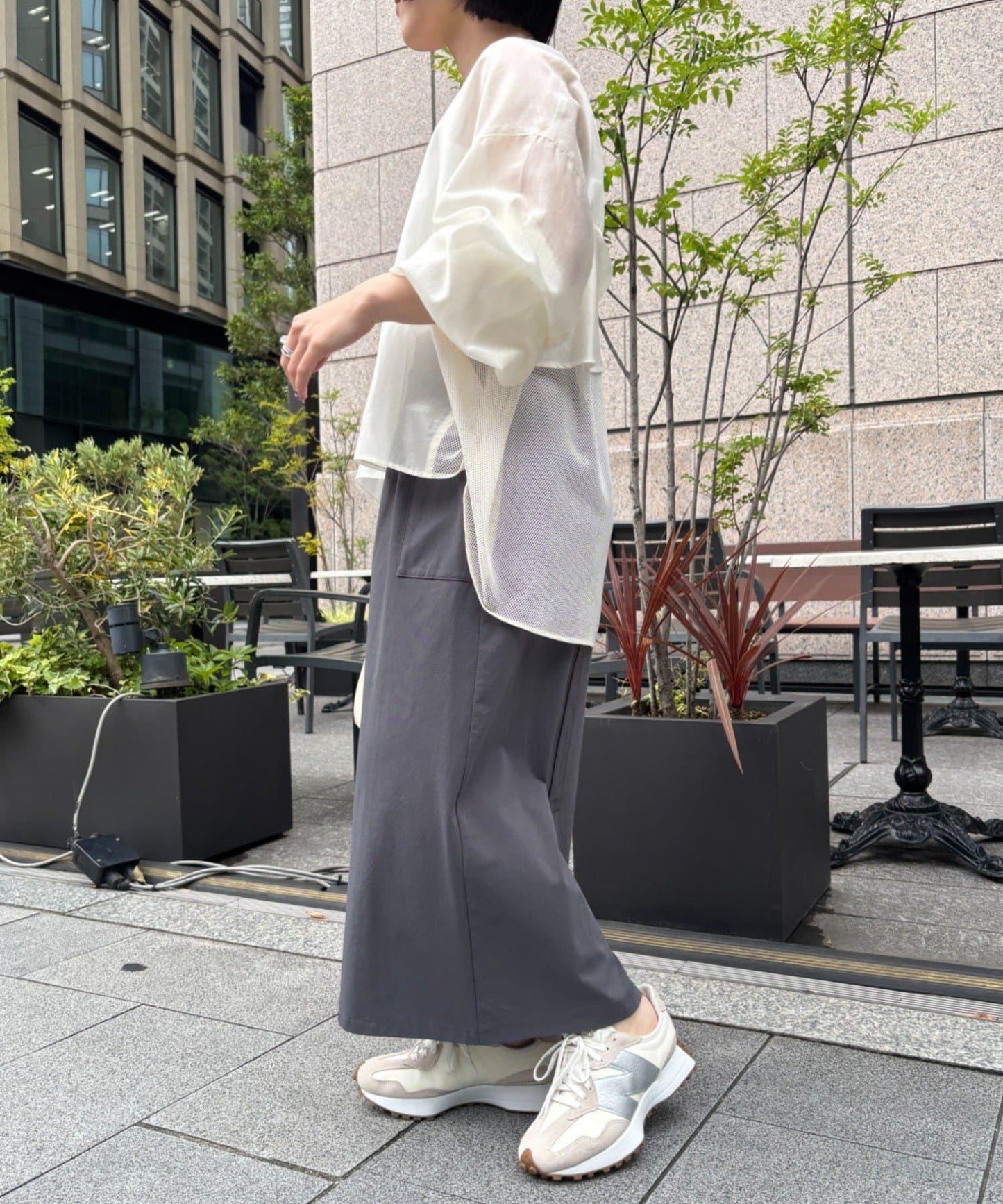 バックラッフルメッシュジャケット