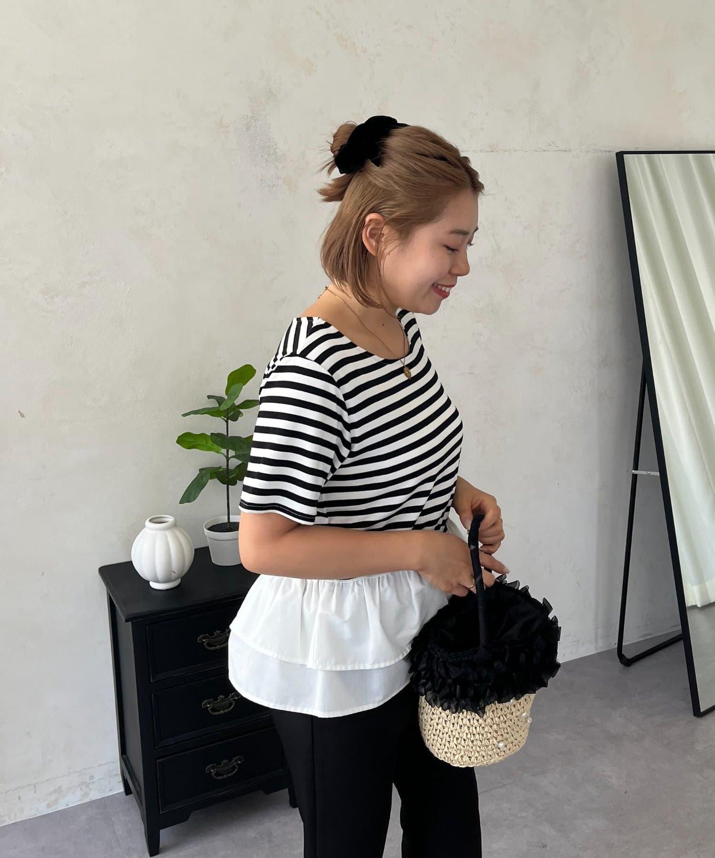 MOMO 荷葉邊拼接下襬收腰T恤