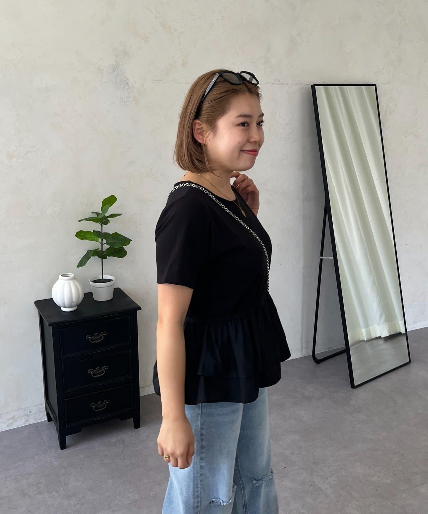 MOMO 荷葉邊拼接下襬收腰T恤