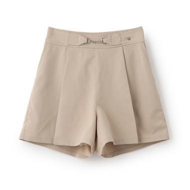 【人気商品再入荷】【直営店で取り扱い無し】チェーンベルト付きショートパンツ