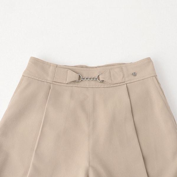 【人気商品再入荷】【直営店で取り扱い無し】チェーンベルト付きショートパンツ
