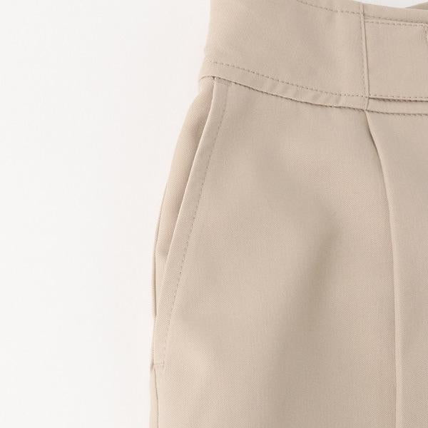 【人気商品再入荷】【直営店で取り扱い無し】チェーンベルト付きショートパンツ