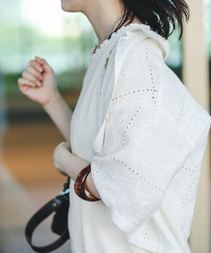 飄逸拼布刺繡襯衫