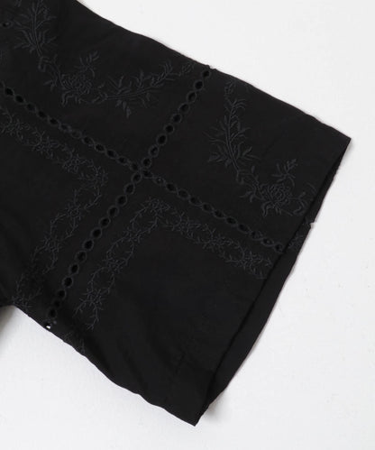 飄逸拼布刺繡襯衫