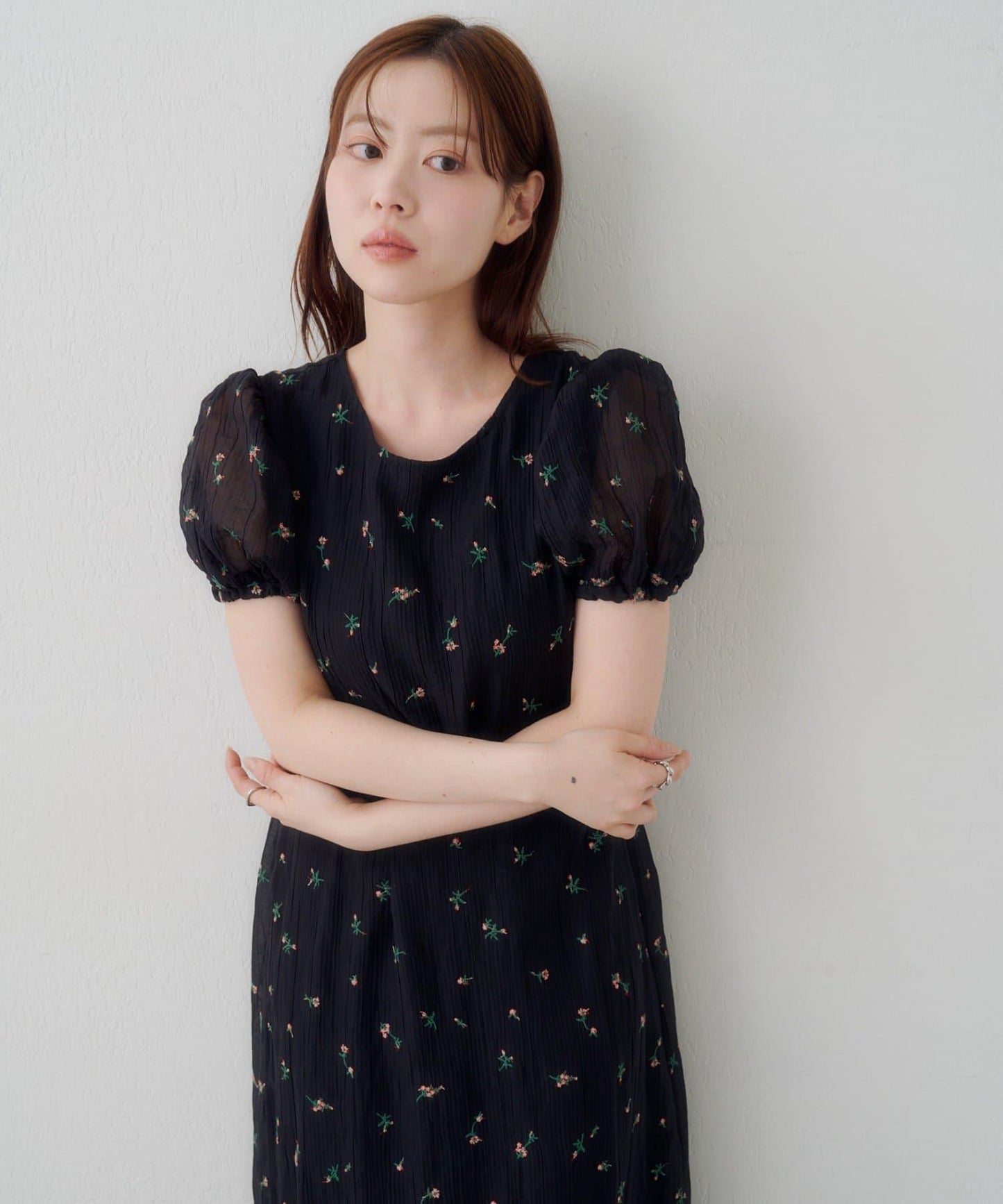 花朵泡泡袖連衣裙