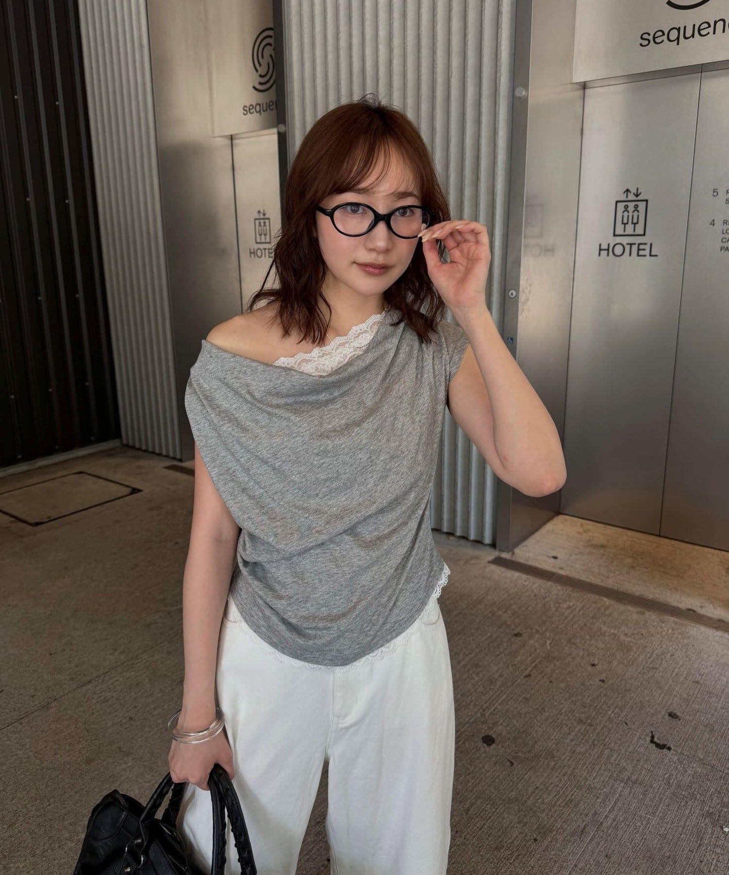 mline 露肩蕾絲法式T恤