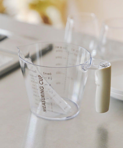 メモリが見やすい計量カップ:500ml