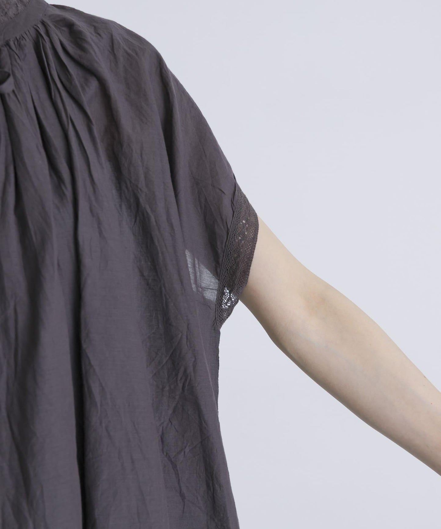 SOIL COTTON VOILE GATHERED SHIRTS