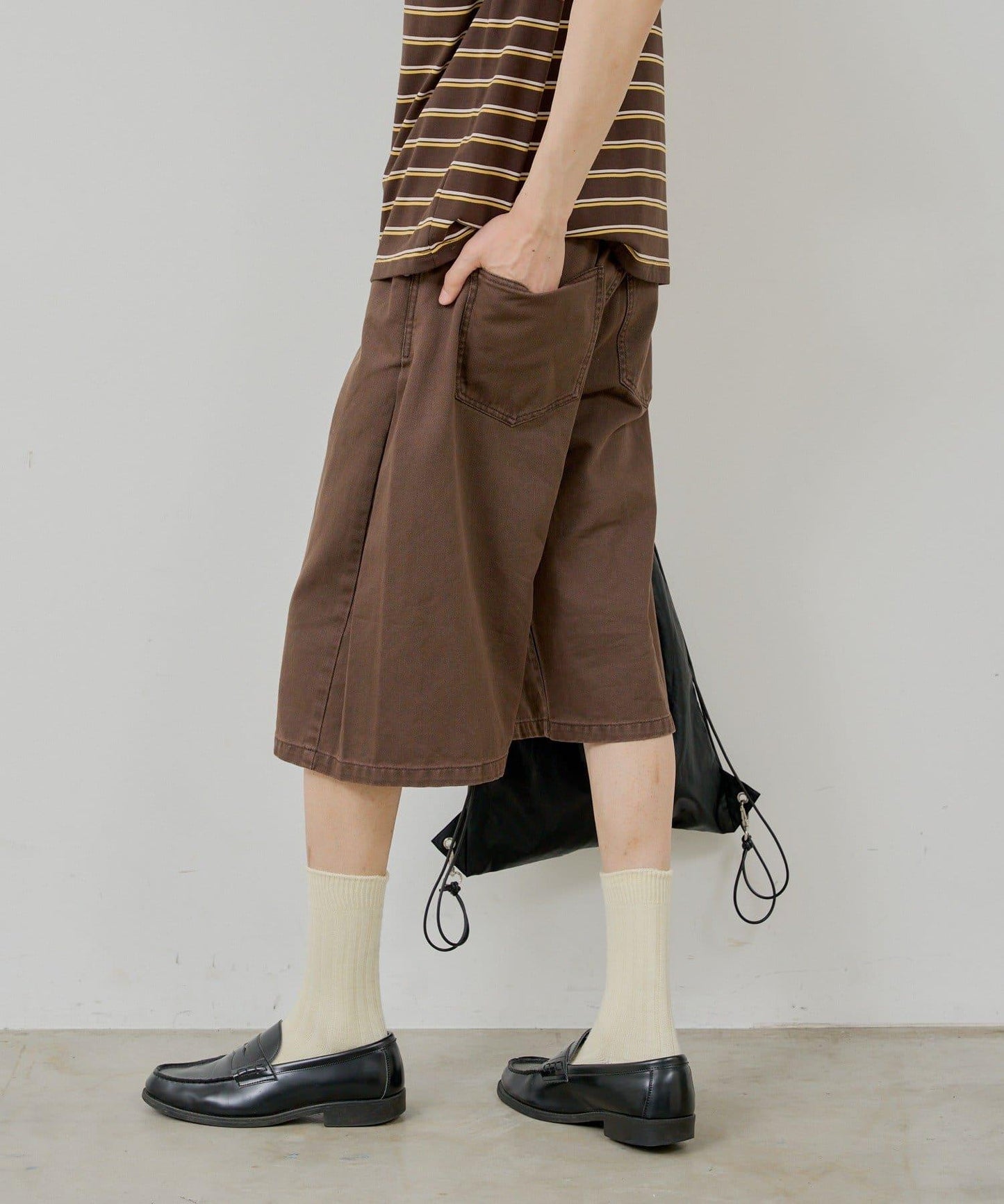 WHIMSIC SIDE TUCK DENIM SHORT PANTS