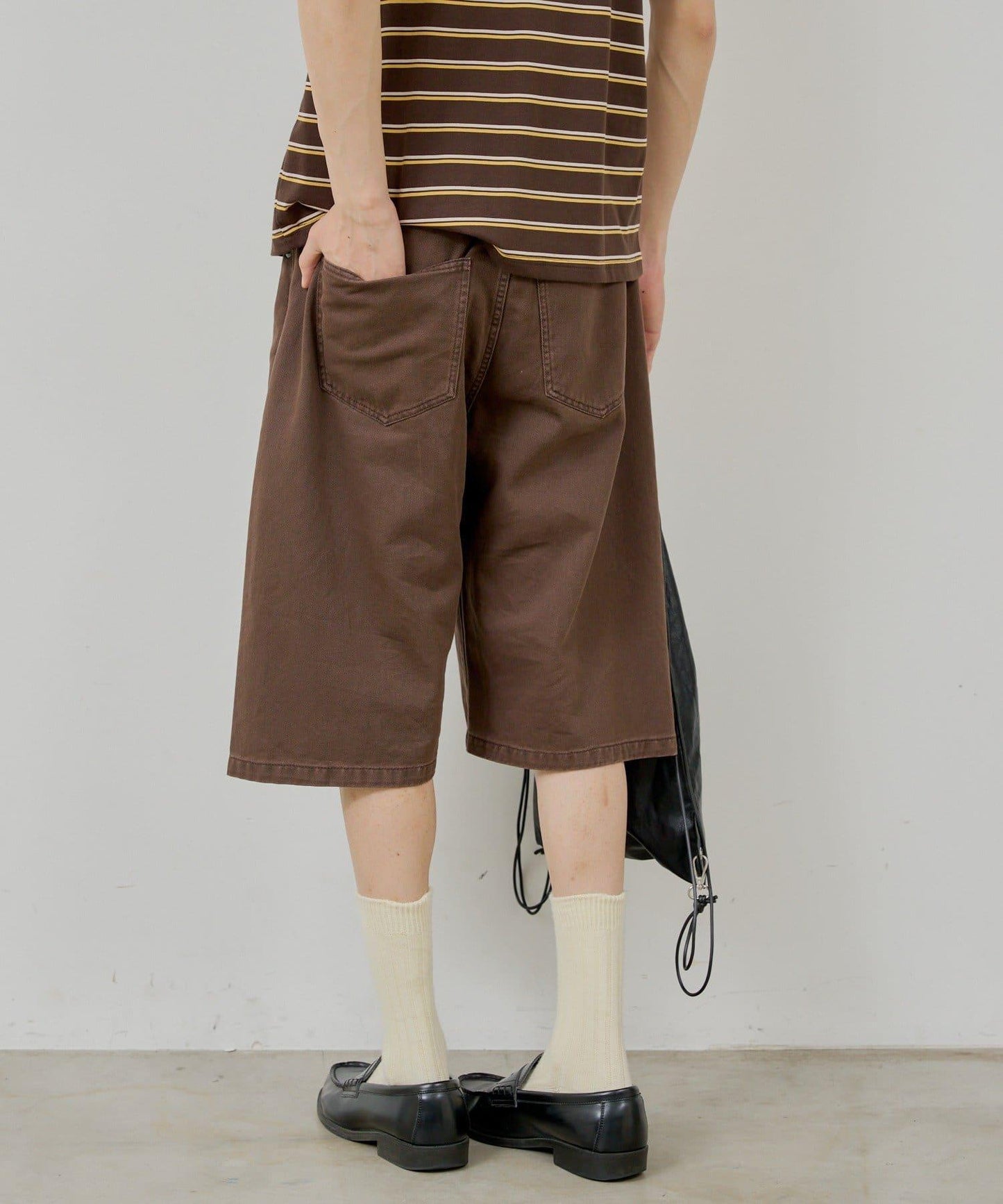 WHIMSIC SIDE TUCK DENIM SHORT PANTS