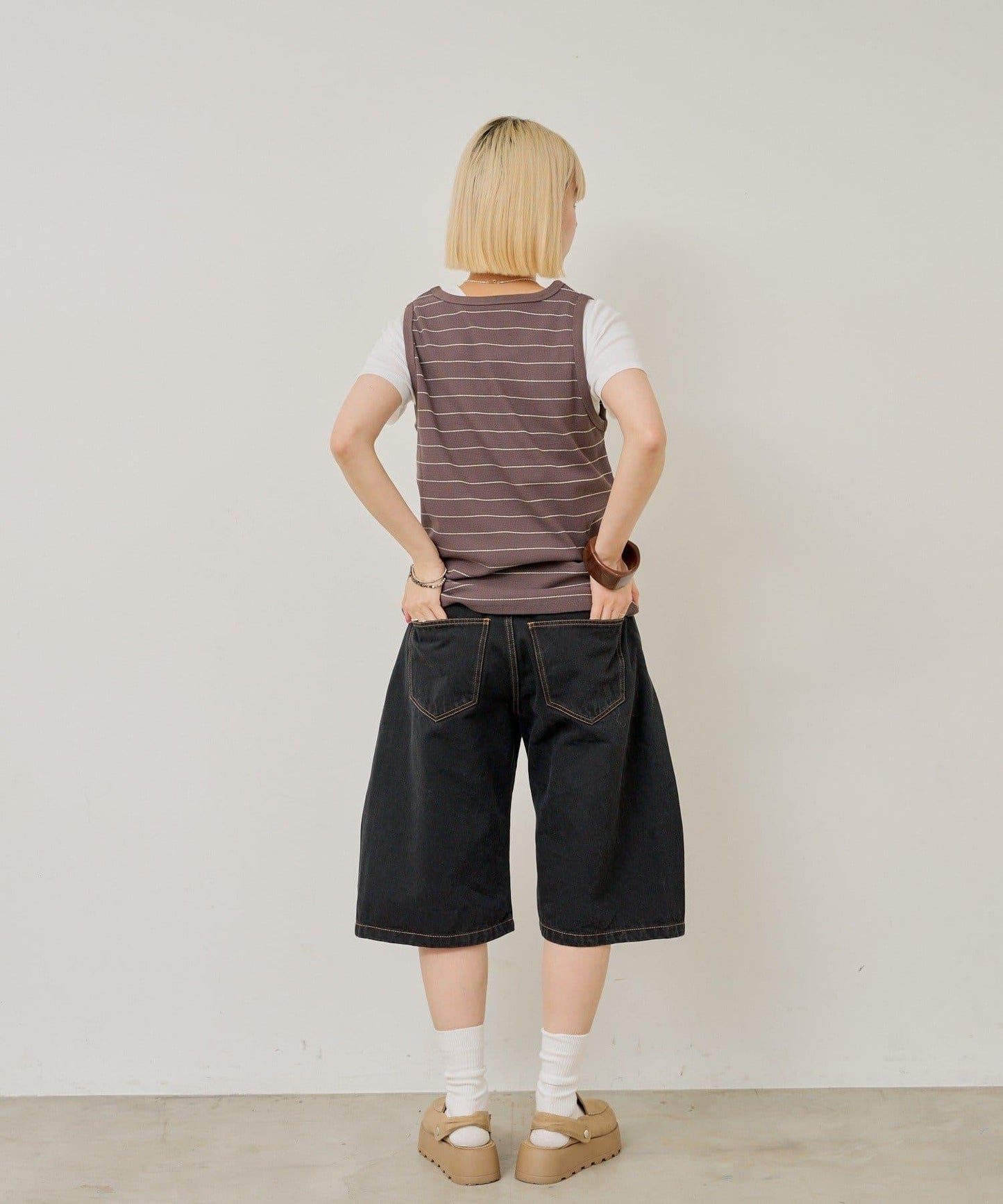 WHIMSIC SIDE TUCK DENIM SHORT PANTS
