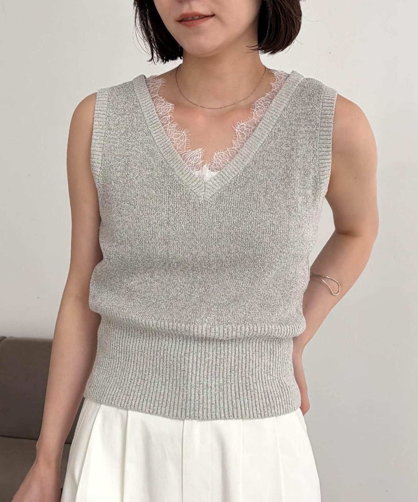 蕾絲邊無袖針織衫