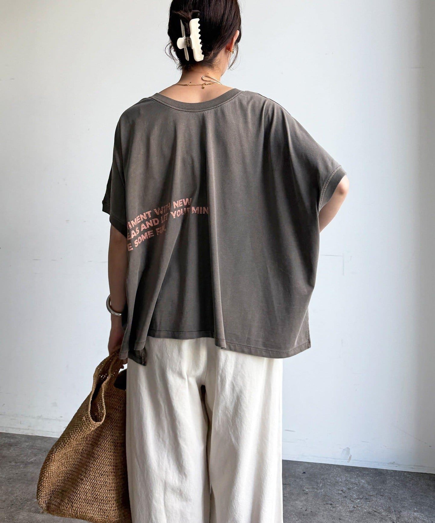 【WEB限定】2WAYポンチョロゴTEE