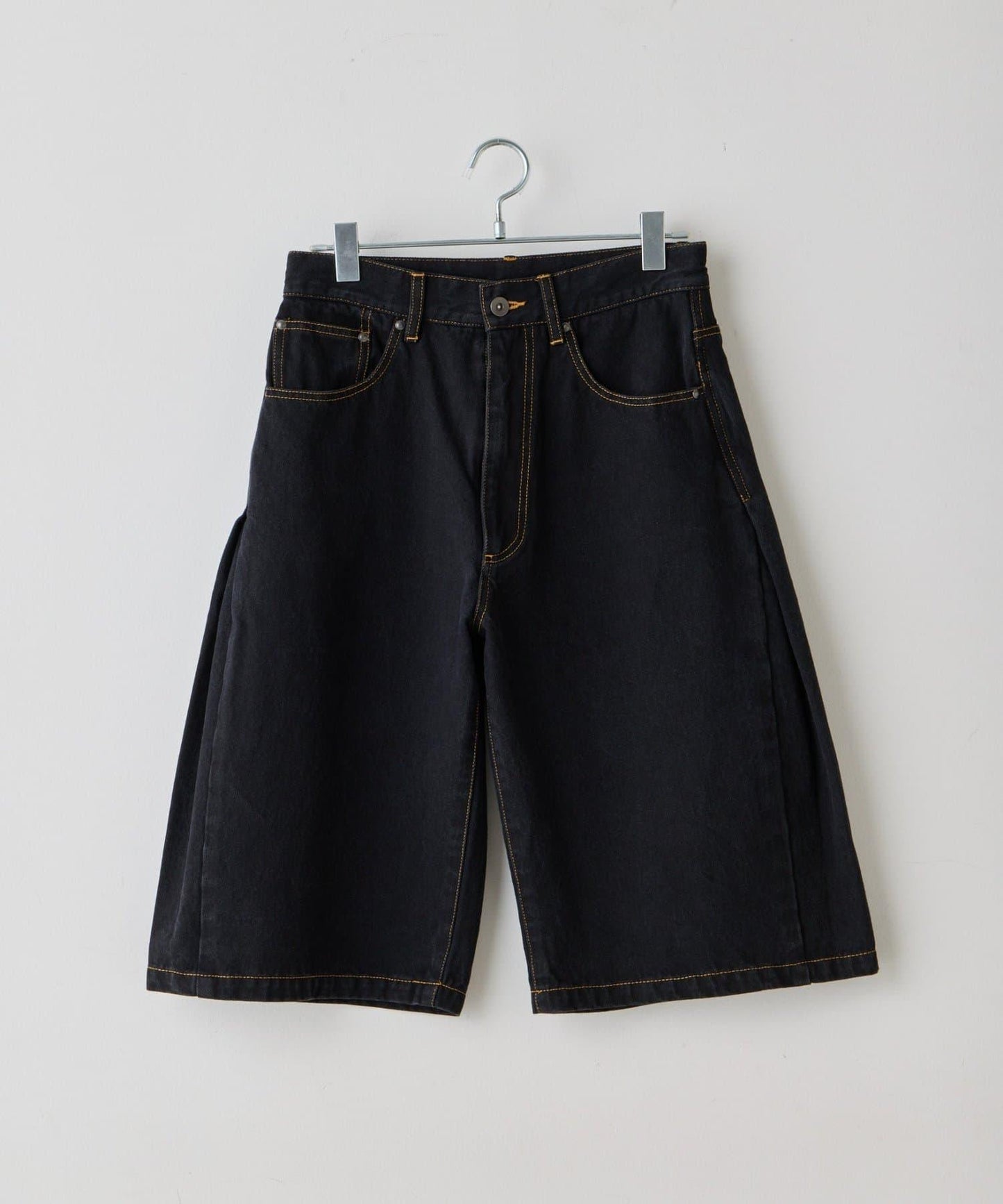 WHIMSIC SIDE TUCK DENIM SHORT PANTS