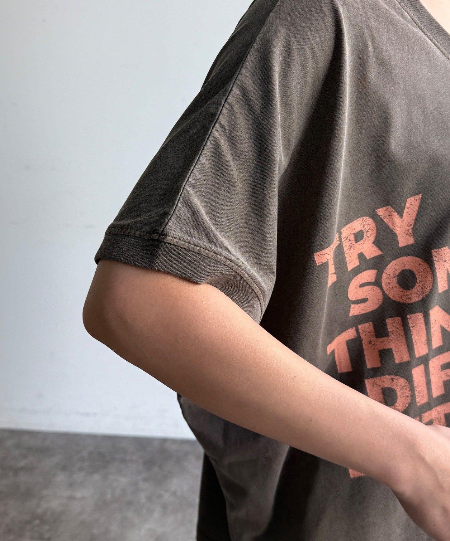 【WEB限定】2WAYポンチョロゴTEE