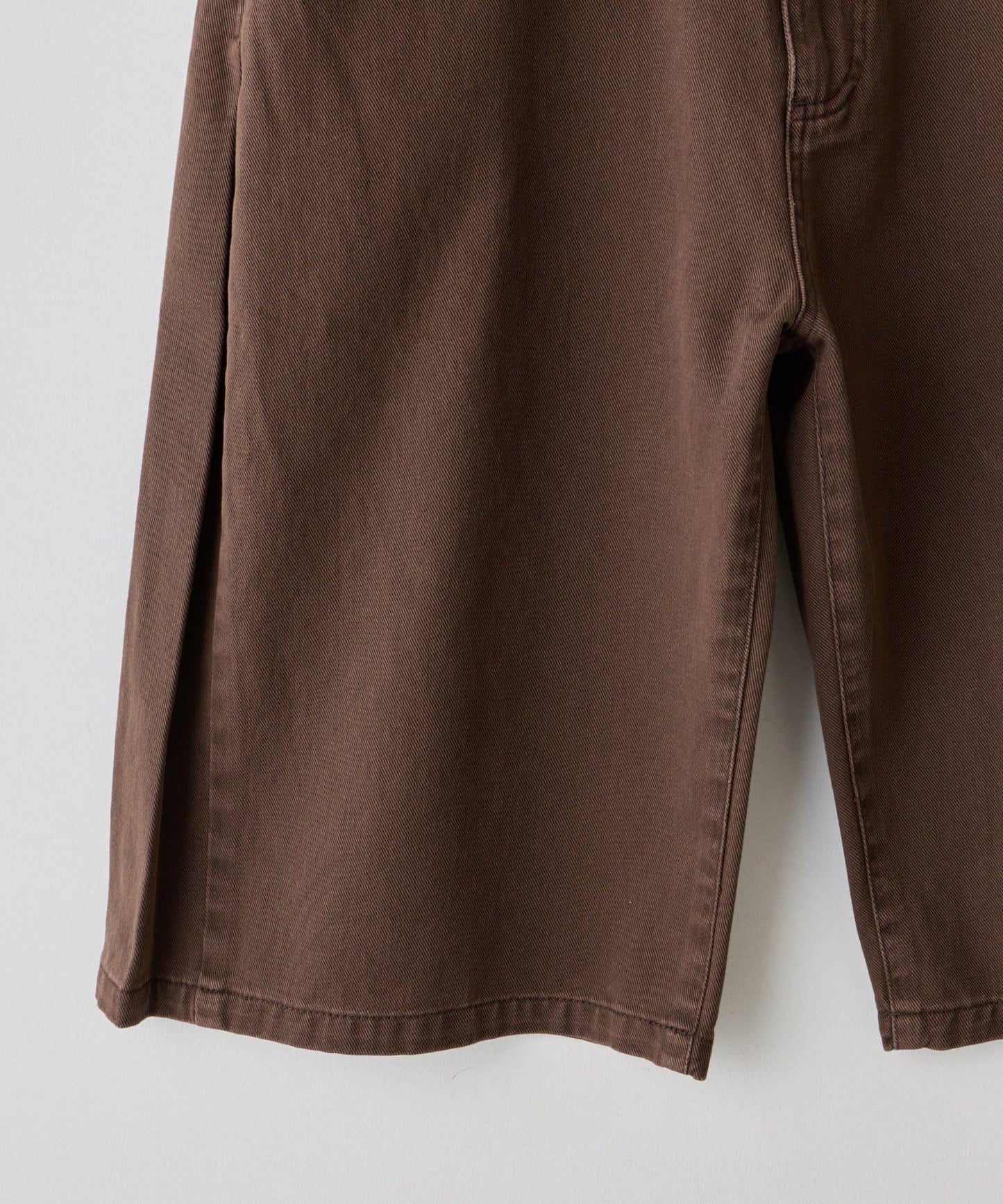 WHIMSIC SIDE TUCK DENIM SHORT PANTS