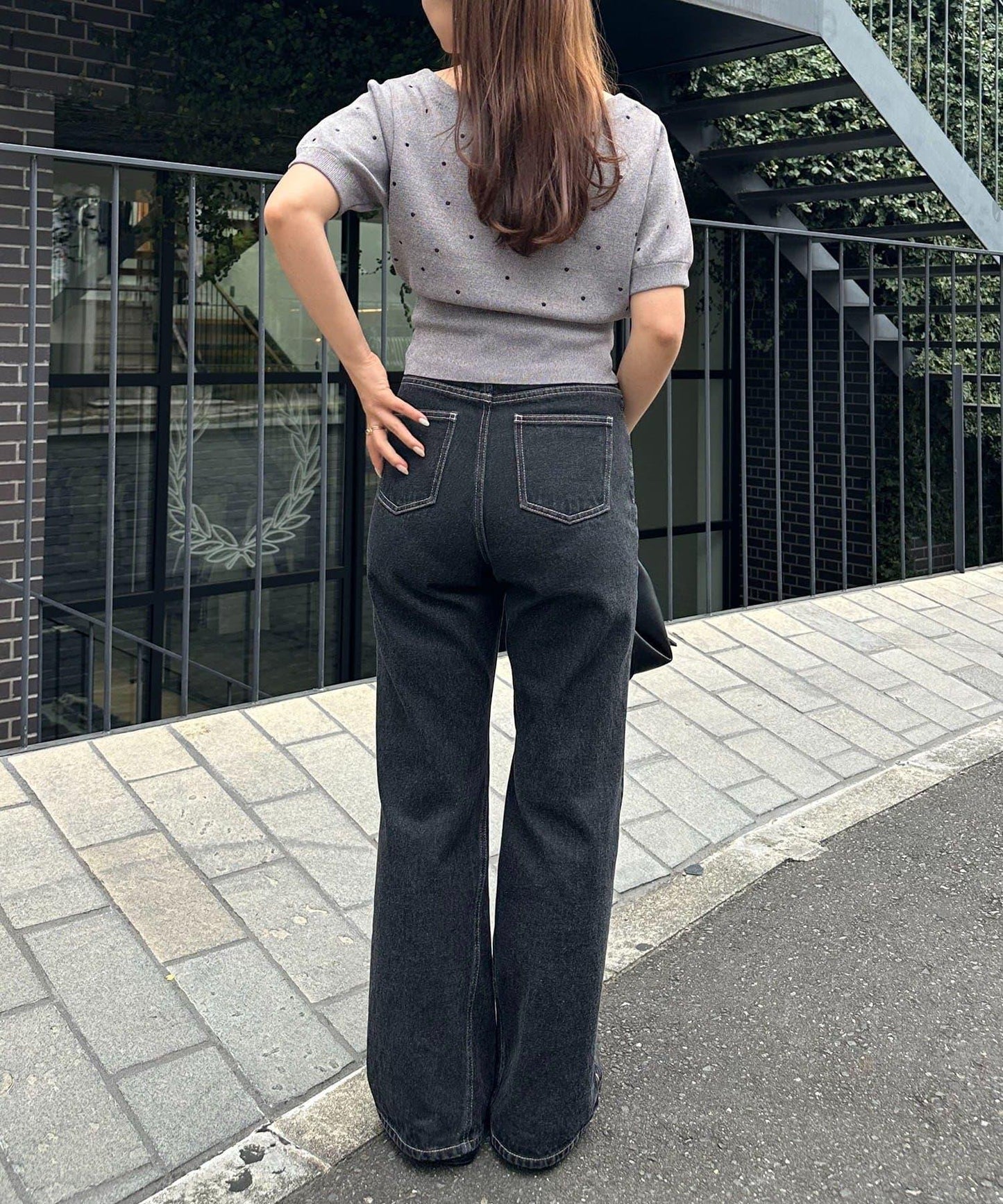 波點荷葉邊紐釦針織衫