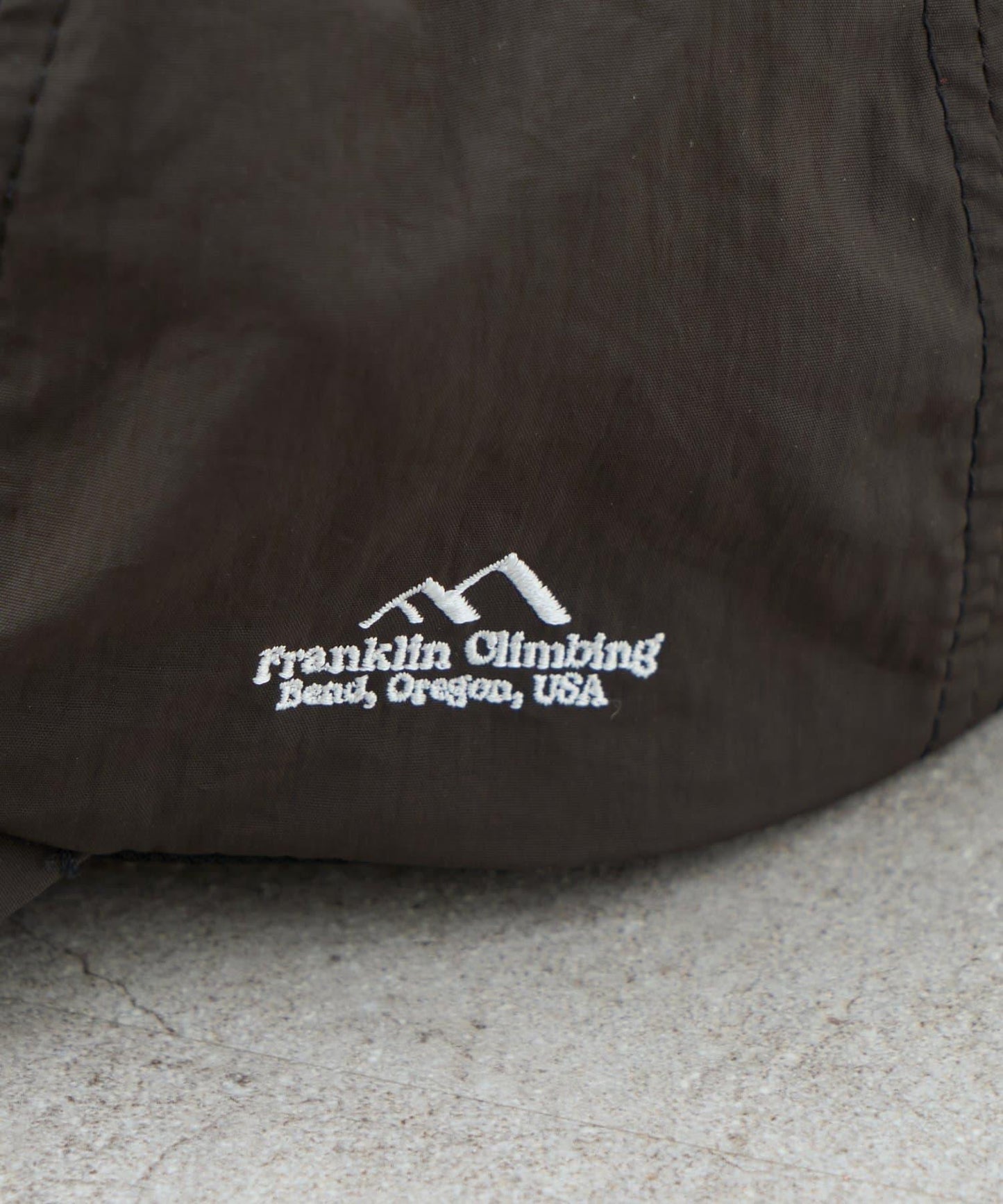 Franklin Climbing 潑水尼龍Logo刺繡棒球帽