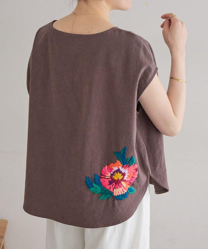 單點刺繡圓領襯衫