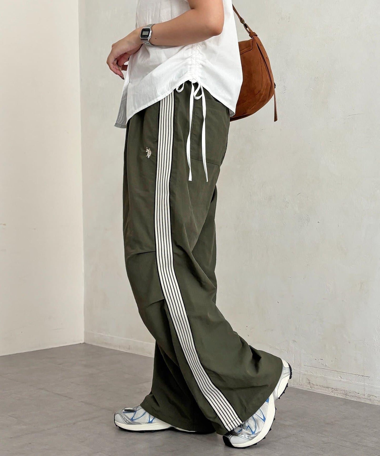 U.S. POLO ASSN. 側邊條紋尼龍褶皺褲