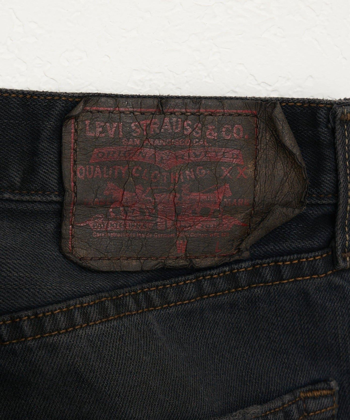 BLACK LEVIS 501 GOOD LENGTH