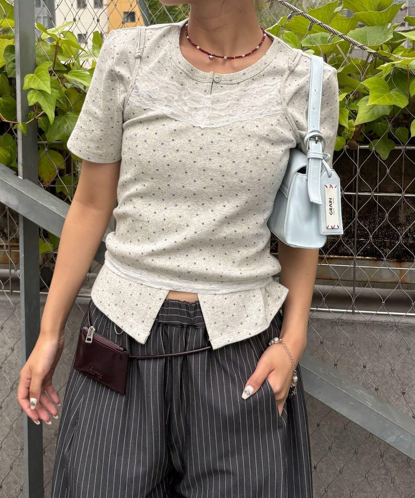 蕾絲吊帶套裝星形緊湊開衫