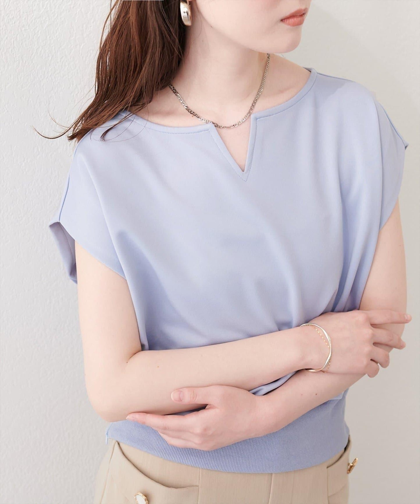 natural couture 氣質打孔V領上衣