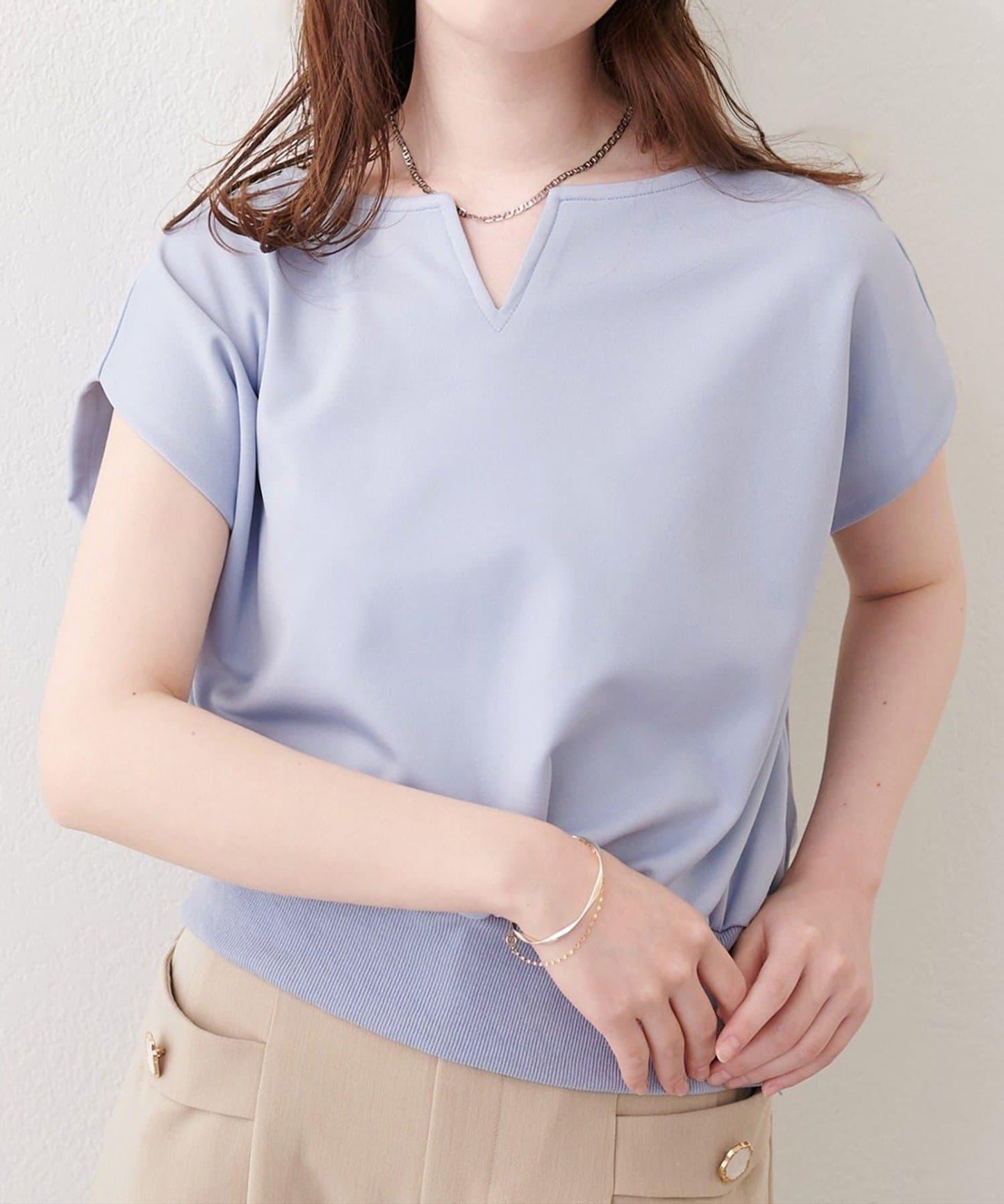 natural couture 氣質打孔V領上衣