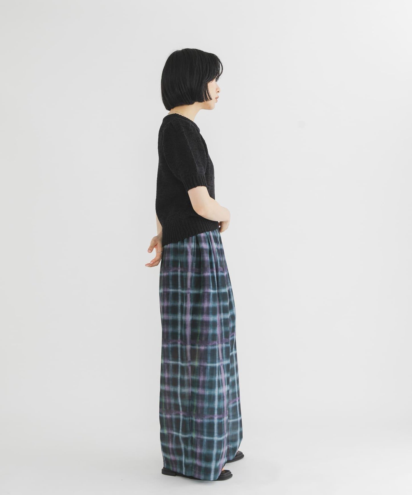 膠帶紗線泡泡袖針織衫