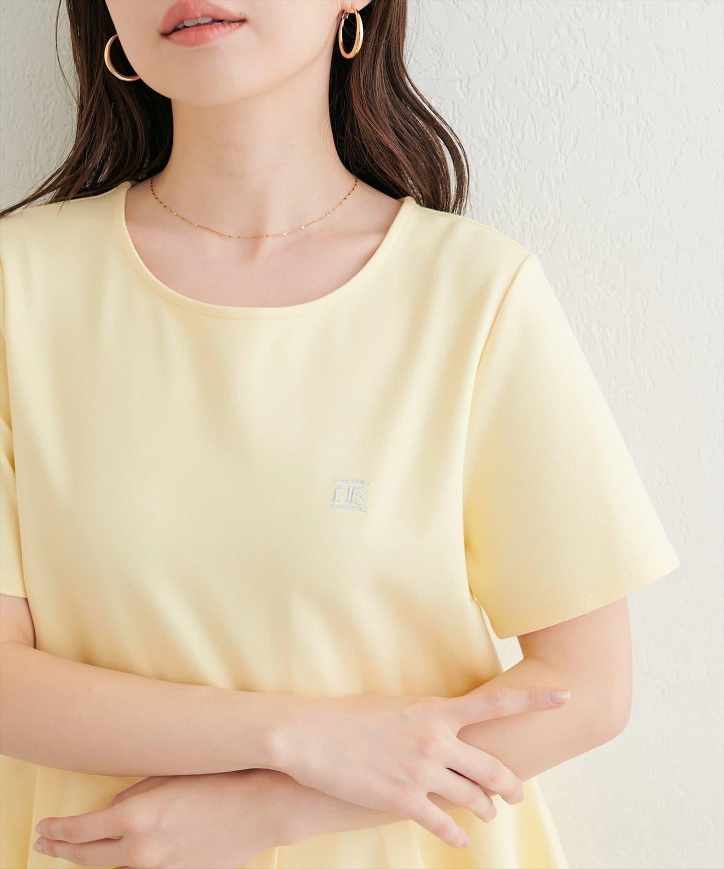 小Logo刺繡收腰T恤