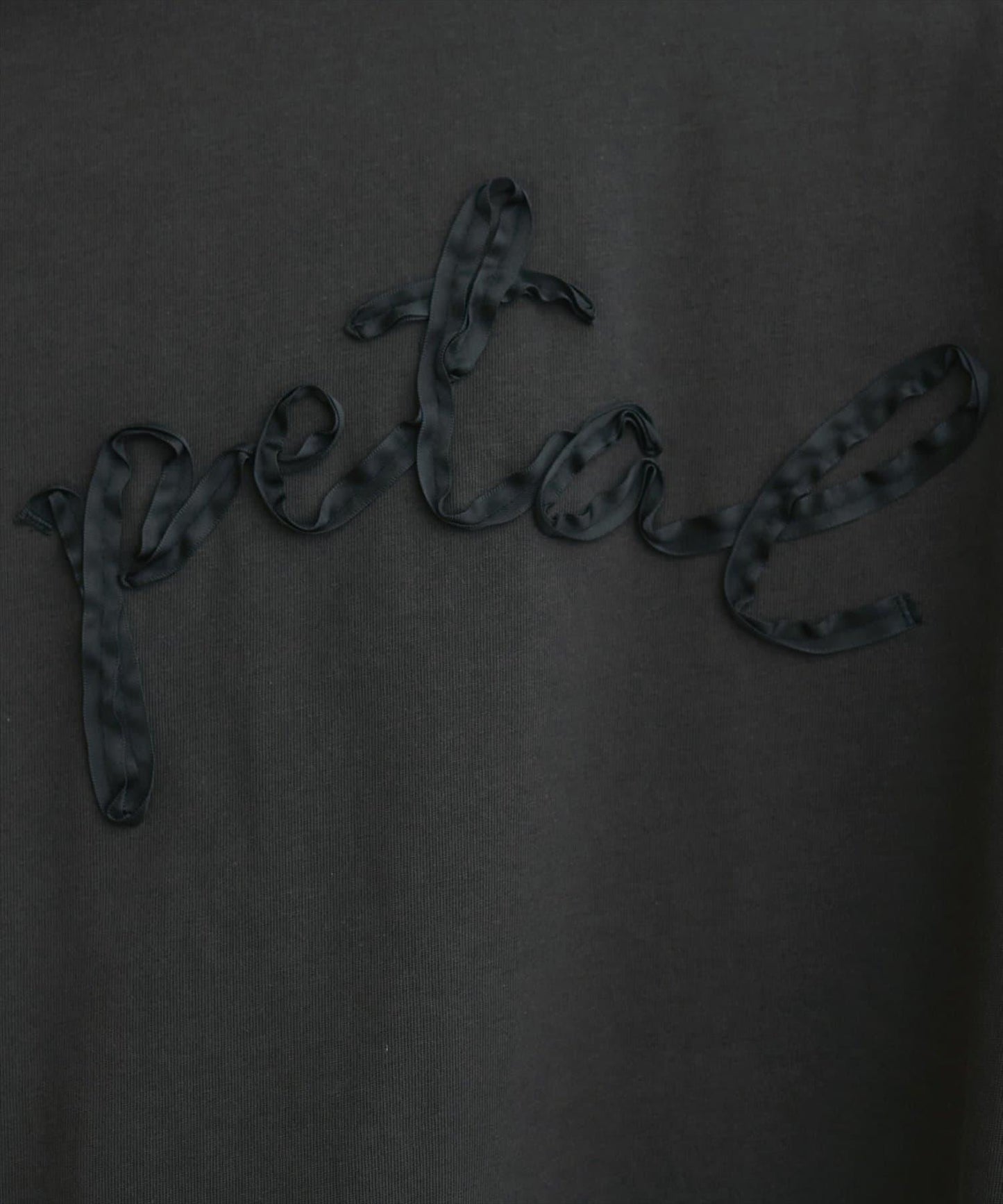 蝴蝶結織帶刺繡Logo T恤