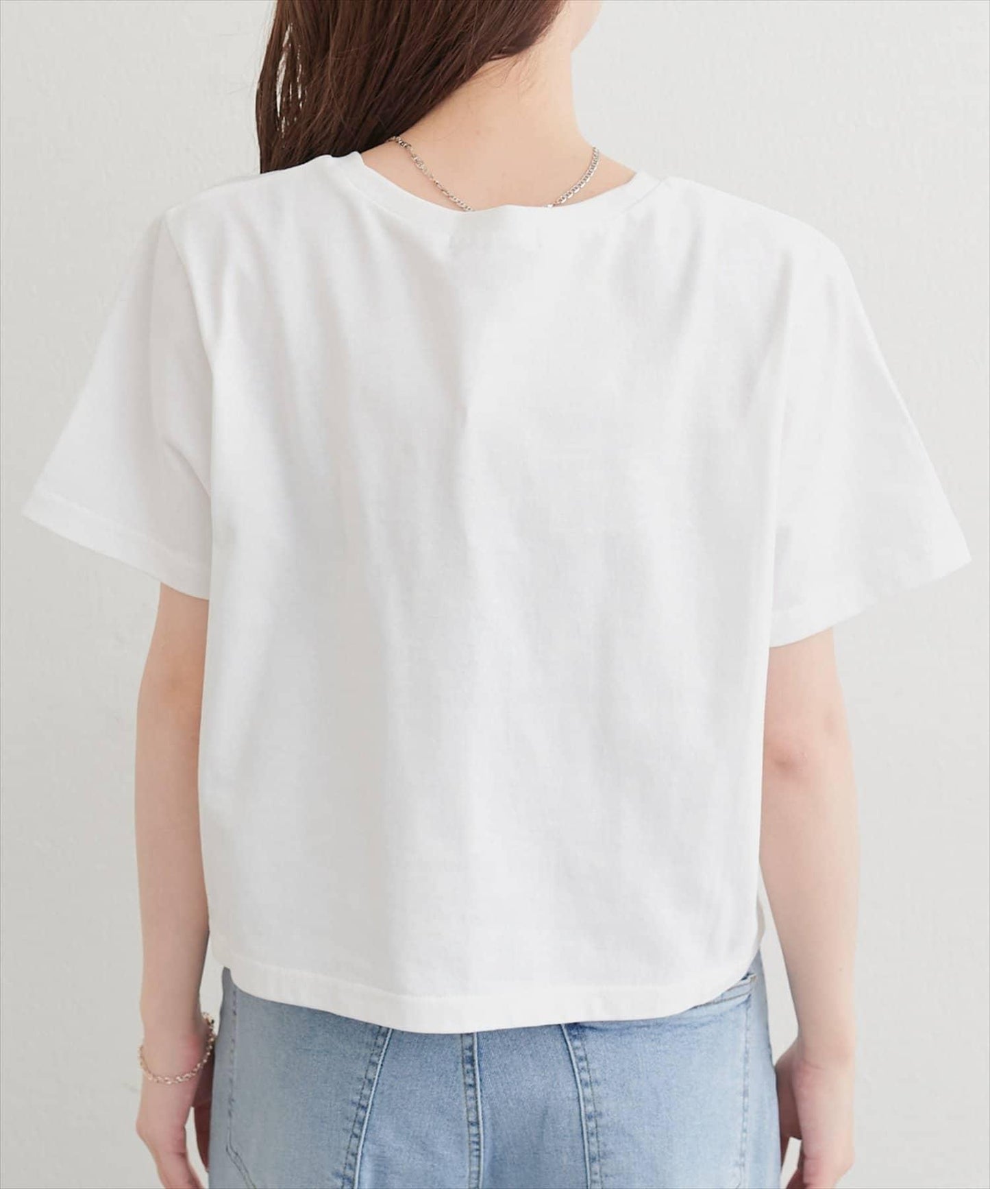 蝴蝶結織帶刺繡Logo T恤