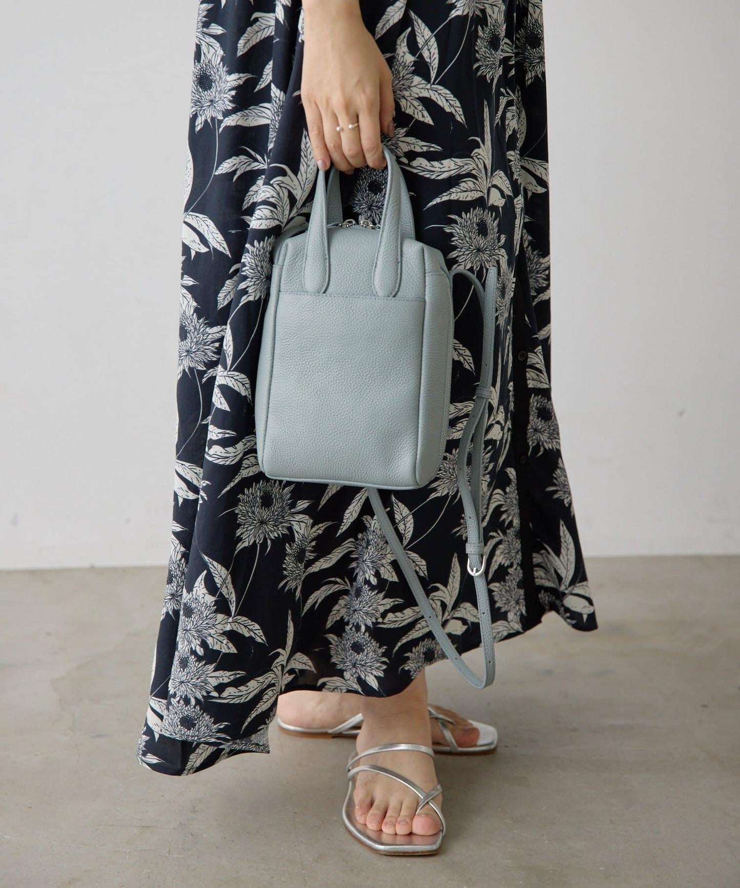 可裝水瓶 豎款迷你斜挎包 本革 2way