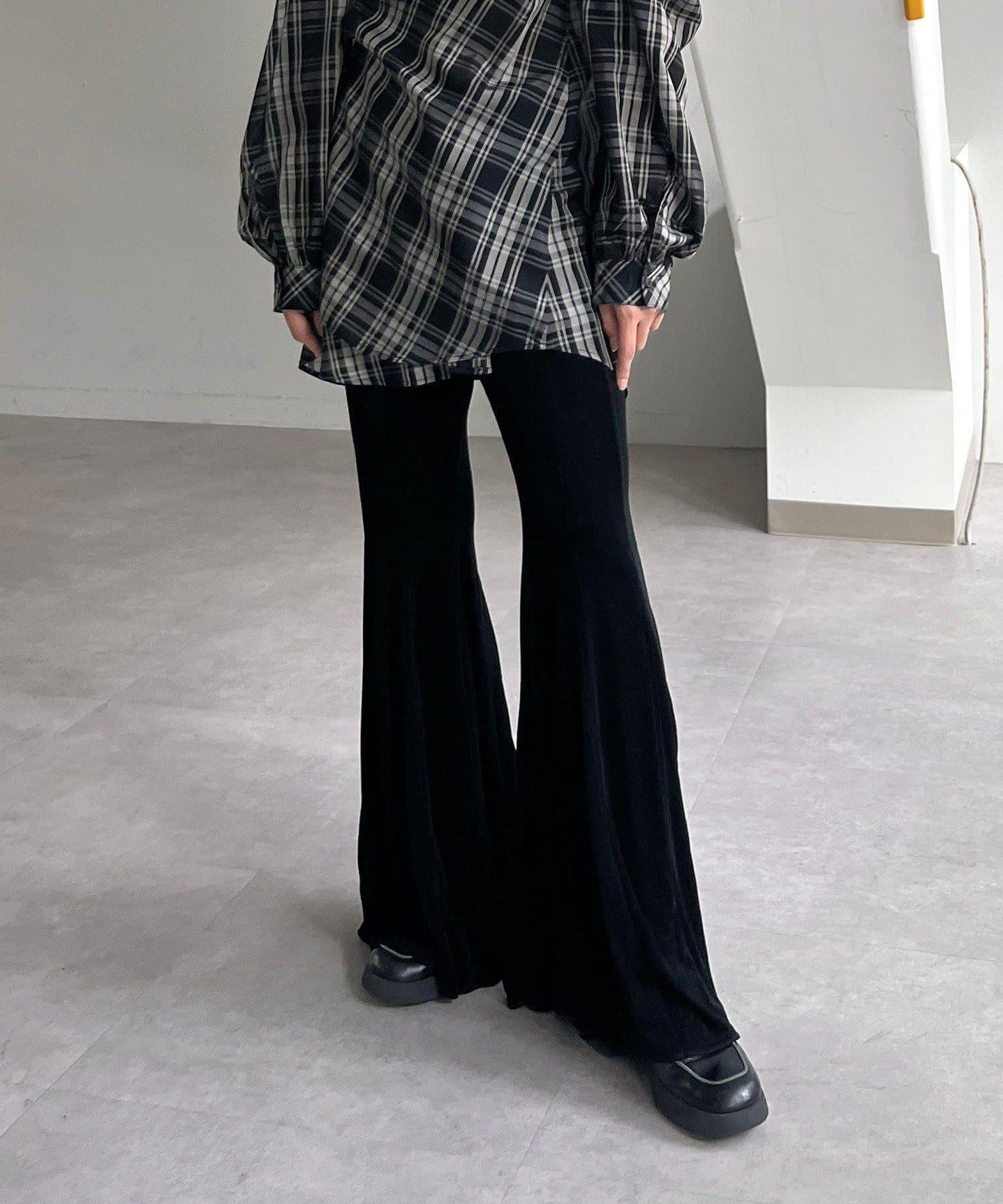 黑色 Sheer rib flared leggings