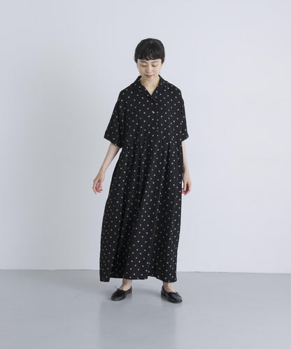 人造絲黑白印花連衣裙