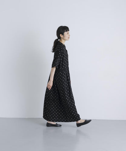 人造絲黑白印花連衣裙