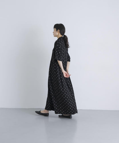 人造絲黑白印花連衣裙