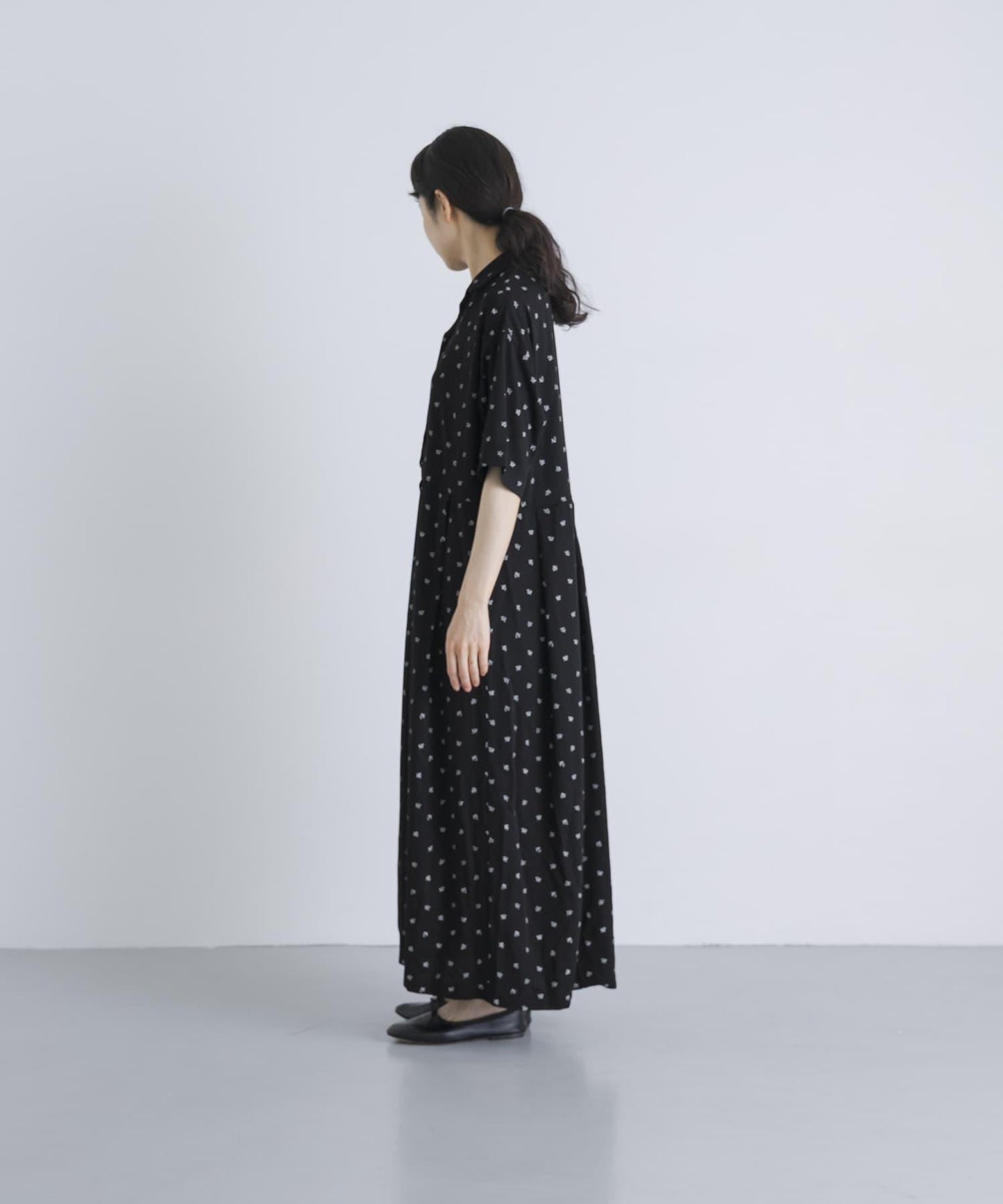 人造絲黑白印花連衣裙