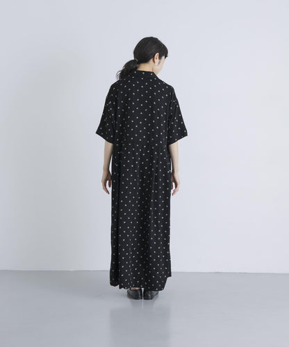 人造絲黑白印花連衣裙