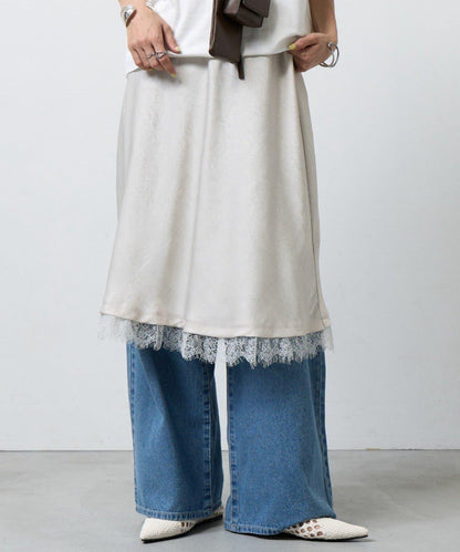 蕾絲拼接緞面半身裙