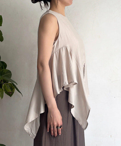 不對稱下襬無袖套裝
