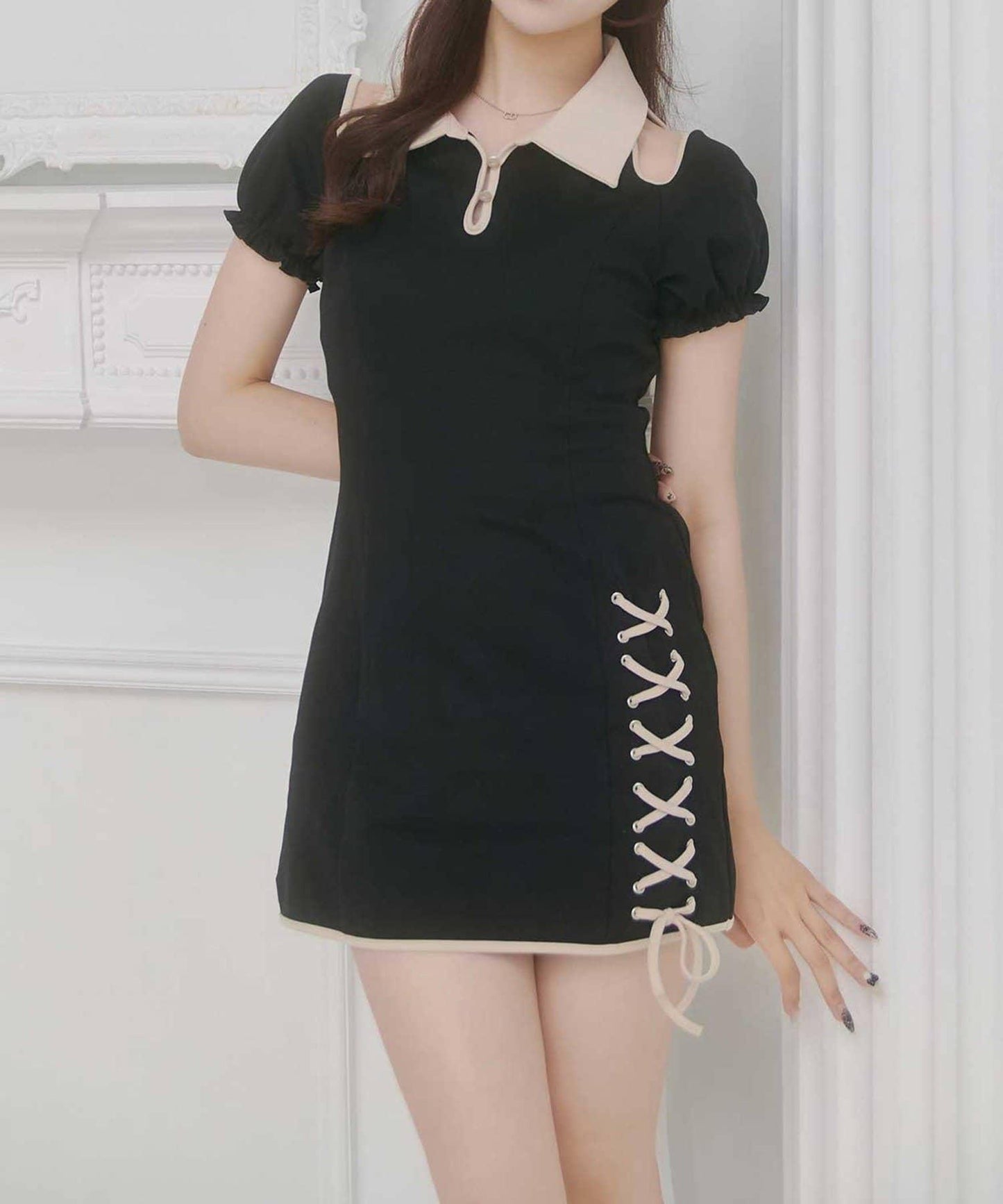Belle Charme 蕾絲繫帶Polo領連衣裙