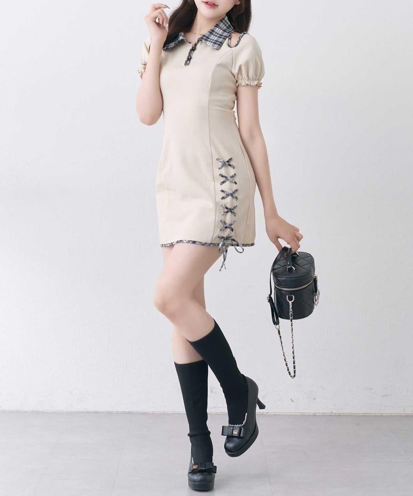 Belle Charme 蕾絲繫帶Polo領連衣裙