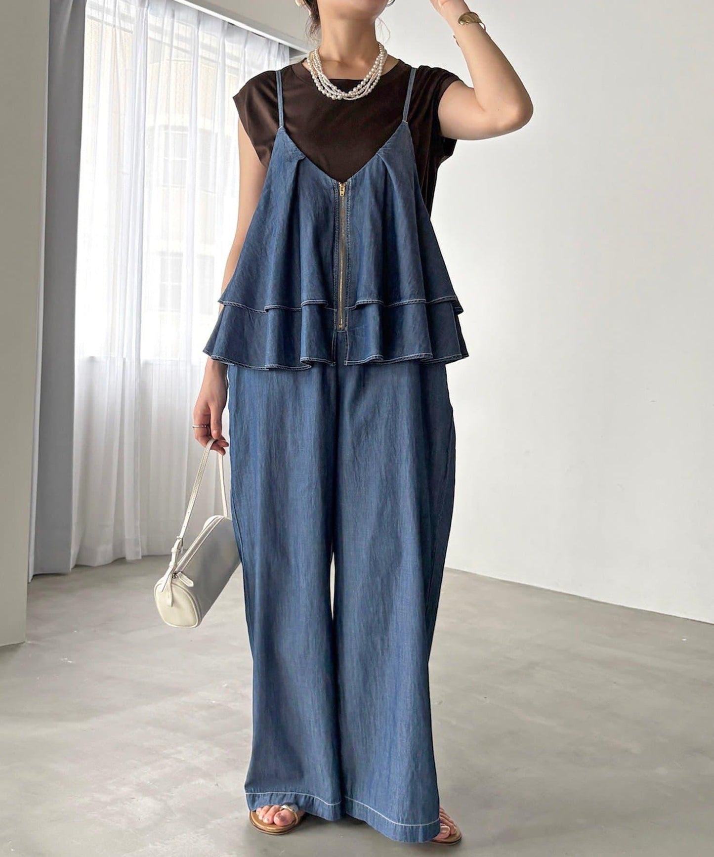 前拉鍊荷葉邊吊帶牛仔連體褲